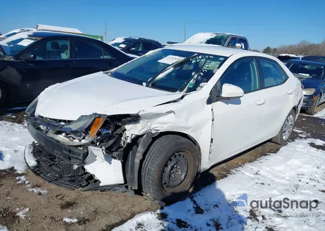 2015 Toyota Corolla Le z USA, uszkodzony, nr VIN 2T1BURHE5FC283396